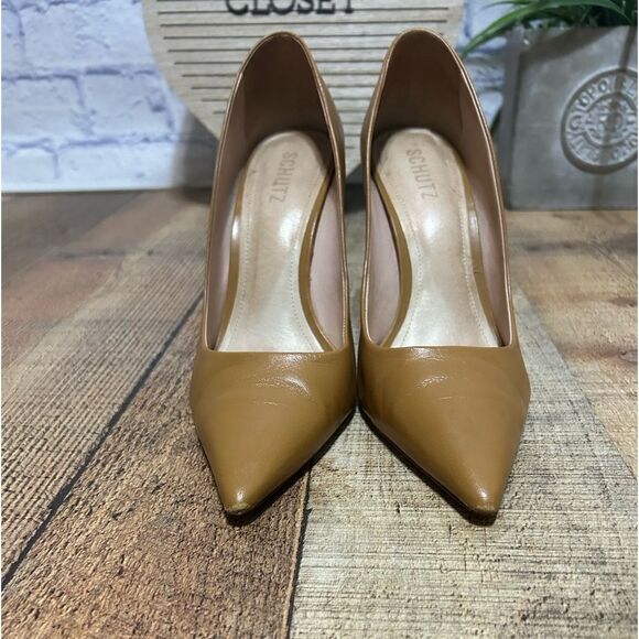 Schutz x Revolve Lou Pump in Dark Caramel - Picture 8 of 13